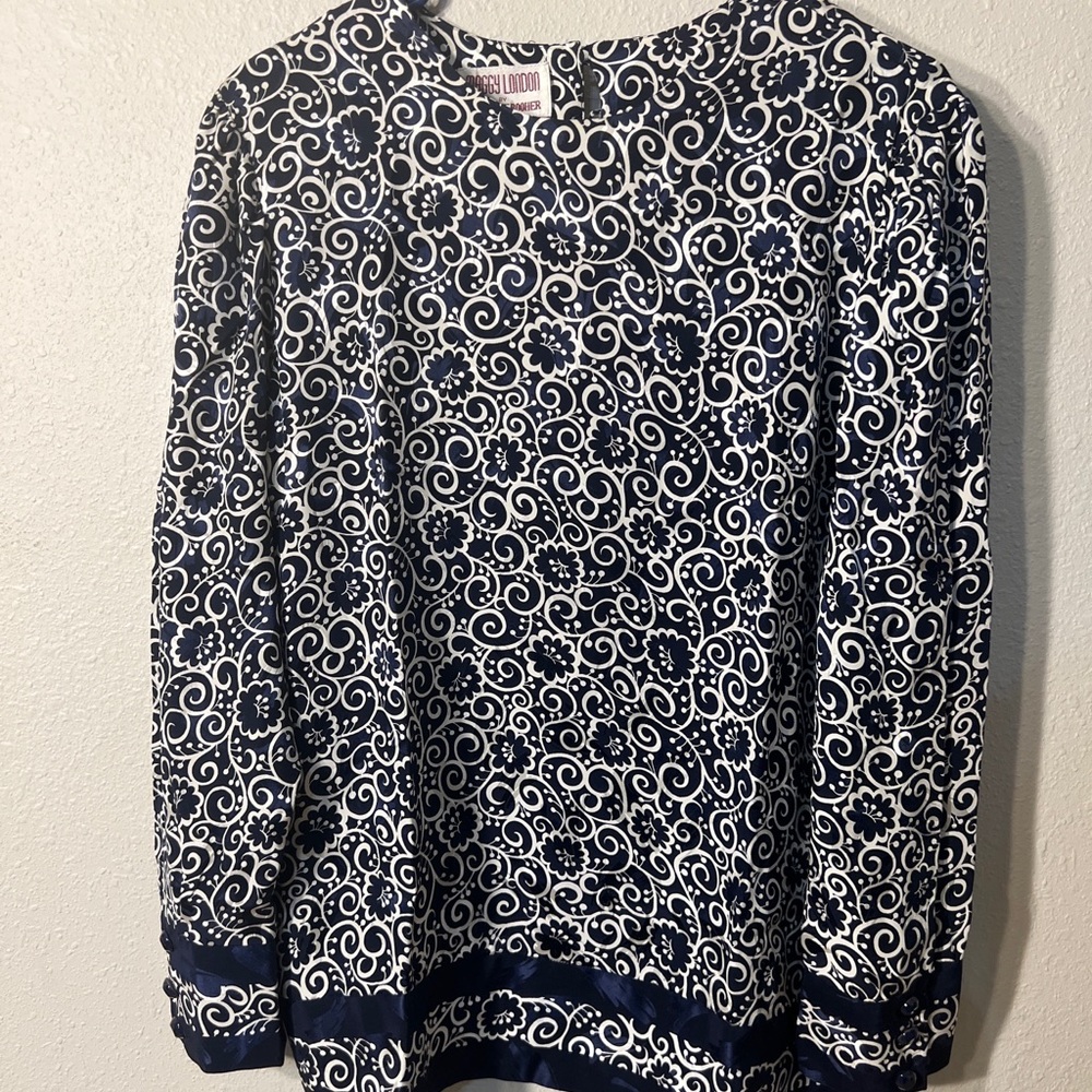 Vintage Maggy London 100% Silk Blouse Sz 12 With Blue & White Design Button Back